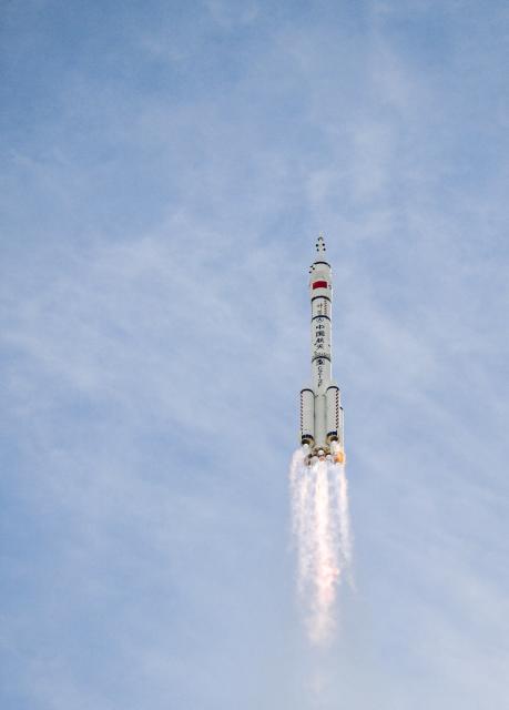 (251125) -- JIUQUAN, Nov. 25, 2025 (Xinhua) -- The Shenzhou-22 spaceship, atop a Long March-2F Y22 rocket, blasts off from the Jiuquan Satellite Launch Center in northwest China, Nov. 25, 2025. China launched the Shenzhou-22 spaceship from the Jiuquan Satellite Launch Center in northwest China at 12:11 p.m. (Beijing Time) on Tuesday, successfully accomplishing the first emergency launch mission in the country's manned space program.
   About 10 minutes after the launch, the spaceship separated from the rocket and entered its designated orbit. The China Manned Space Agency declared the launch mission a complete success. (Xinhua/Lian Zhen)