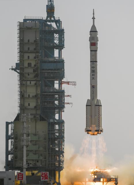 (251125) -- JIUQUAN, Nov. 25, 2025 (Xinhua) -- The Shenzhou-22 spaceship, atop a Long March-2F Y22 rocket, blasts off from the Jiuquan Satellite Launch Center in northwest China, Nov. 25, 2025. China launched the Shenzhou-22 spaceship from the Jiuquan Satellite Launch Center in northwest China at 12:11 p.m. (Beijing Time) on Tuesday, successfully accomplishing the first emergency launch mission in the country's manned space program.
   About 10 minutes after the launch, the spaceship separated from the rocket and entered its designated orbit. The China Manned Space Agency declared the launch mission a complete success. (Xinhua/Lian Zhen)