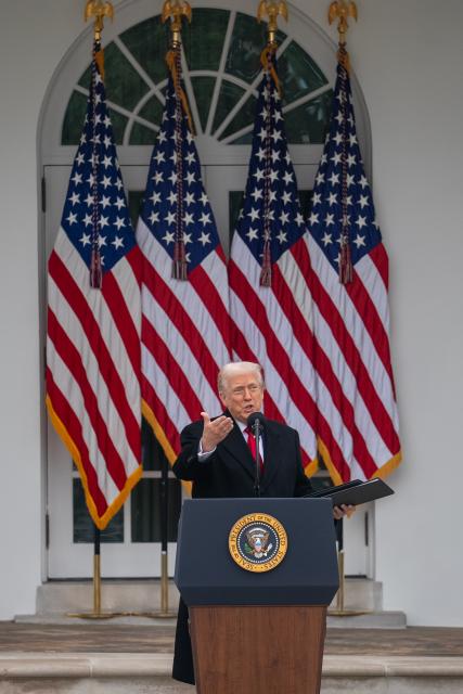 (251125) -- WASHINGTON, Nov. 25, 2025 (Xinhua) -- U.S. President Donald Trump speaks during the National Thanksgiving Turkey Pardoning Ceremony at the White House in Washington, D.C., the United States, Nov. 25, 2025. (Xinhua/Hu Yousong)