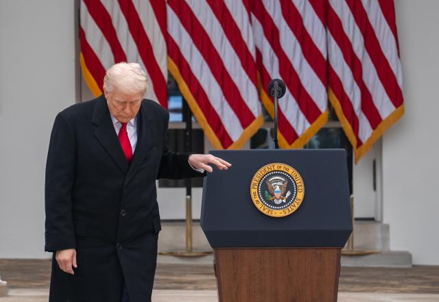 (251125) -- WASHINGTON, Nov. 25, 2025 (Xinhua) -- U.S. President Donald Trump attends the National Thanksgiving Turkey Pardoning Ceremony at the White House in Washington, D.C., the United States, Nov. 25, 2025. (Xinhua/Hu Yousong)