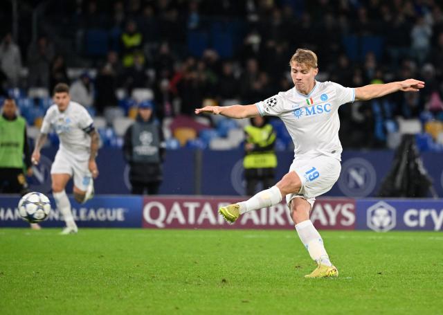 (251126) -- NAPLES, Nov. 26, 2025 (Xinhua) -- Napoli's Rasmus Hojlund takes and misses a penalty kick during the UEFA Champions League match between Napoli and Qarabag in Naples, Italy, Nov. 25, 2025. (Photo by Alberto Lingria/Xinhua)