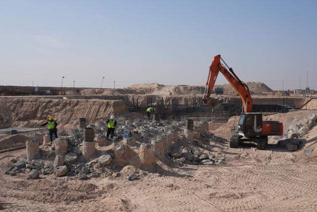 (251126) -- BAGHDAD, Nov. 26, 2025 (Xinhua) -- This photo taken on Nov. 18, 2025 shows the construction site of the Karbala 2×9E Add-On Combine-Cycle Power Plant Project in Karbala Province, Iraq.
  TO GO WITH "Roundup: Chinese standards, equipment help ease Iraq's long-standing power shortage" (Xinhua/Duan Minfu)