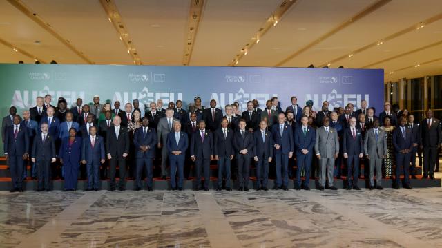 (251126) -- LUANDA, Nov. 26, 2025 (Xinhua) -- Guests pose for photos at the 7th African Union-European Union Summit in Luanda, Angola, Nov. 24, 2025. TO GO WITH: "AU, EU leaders commit to closer cooperation at Luanda summit" (Photo by Julio Kikebu/Xinhua)