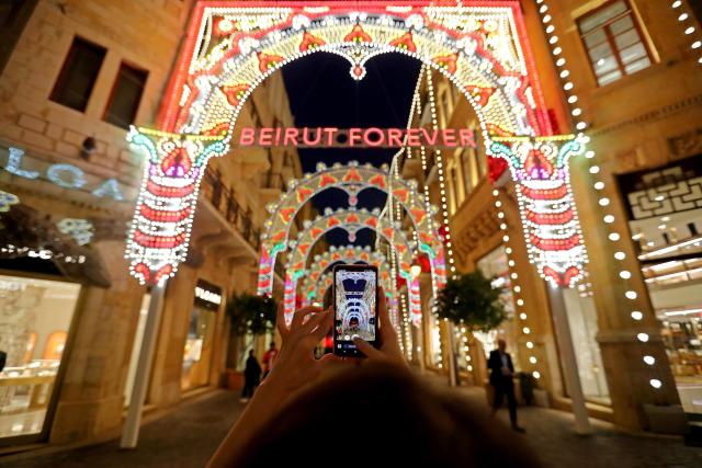 (251126) -- BEIRUT, Nov. 26, 2025 (Xinhua) -- Photo taken on Nov. 26, 2025, shows a street adorned with Christmas decorations in Beirut, Lebanon. (Photo by Bilal Jawich/Xinhua)