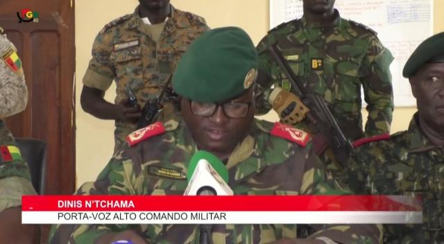 (251126) -- BISSAU, Nov. 26, 2025 (Xinhua) -- This video snapshot captured on Nov. 26, 2025 shows Guinea-Bissau's army spokesperson Dinis N'Tchama speaking on television in Bissau, Guinea-Bissau. Guinea-Bissau's armed forces announced on Wednesday via the national television that they had assumed full powers of the country and imposed several emergency measures. (Xinhua)