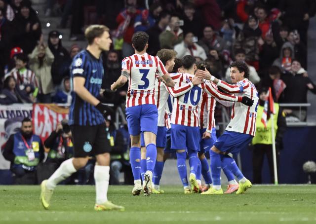 (251127) -- MADRID, Nov. 27, 2025 (Xinhua) -- Players of Atletico de Madrid celebrate a goal during the UEFA Champions League football match between Atletico de Madrid and Inter Milan in Madrid, Spain, Nov. 26, 2025. (Xinhua/Cheng Min)