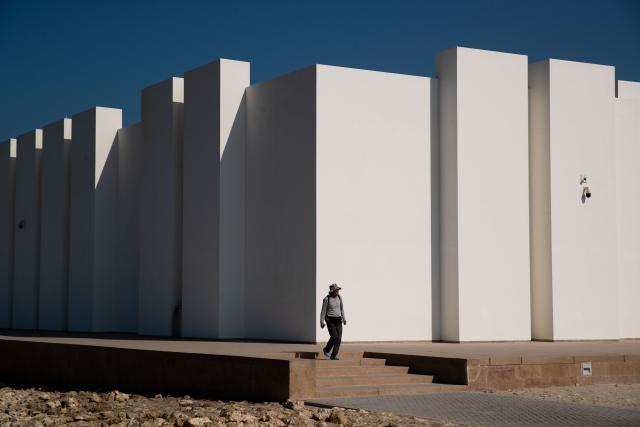 (251127) -- BEIJING, Nov. 27, 2025 (Xinhua) -- This photo taken on Nov. 25, 2025 shows the museum of Qal'at al-Bahrain Fort in Manama, Bahrain. (Xinhua/Chen Junqing)