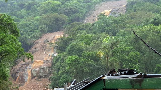 (251127) -- COLOMBO, Nov. 27, 2025 (Xinhua) -- This photo taken with a mobile phone shows the site of a landslide in Kandy District, Sri Lanka's Central Province, Nov. 27, 2025. Sri Lanka is confronting one of its most severe weather disasters in recent years, as days of heavy rainfall and multiple landslides have killed 31 people, left 14 missing, and displaced thousands across the island, the Disaster Management Center (DMC) said on Thursday.
  According to the latest situation report, extreme weather has affected 17 districts, impacting 1,158 families and 4,008 individuals. The DMC said 10 people have been injured, three homes have been completely destroyed, and 381 houses partially damaged. At least 131 people have been relocated to temporary safe centers. (Photo by Gayan Sameera/Xinhua)