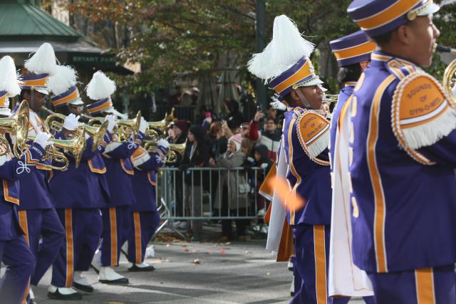 (251127) -- NEW YORK, Nov. 27, 2025 (Xinhua) -- Participants attend the 2025 Macy's Thanksgiving Day Parade in New York, the United States, on Nov. 27, 2025. New York City boosted security during the Macy´s Thanksgiving Day Parade on Thursday. (Xinhua/Zhang Fengguo)