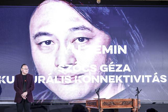 (251128) -- BUDAPEST, Nov. 28, 2025 (Xinhua) -- Yu Zemin attends the Connectivity Awards gala ceremony in Budapest, Hungary, Nov. 27, 2025. Chinese literary translator and writer Yu Zemin, who has lived in Hungary for more than three decades, received the Geza Szocs Cultural Connectivity Award on Thursday evening at a gala ceremony hosted by the Friends of Connectivity Foundation in Budapest. (Photo by David Balogh/Xinhua)