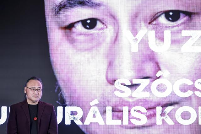 (251128) -- BUDAPEST, Nov. 28, 2025 (Xinhua) -- Yu Zemin attends the Connectivity Awards gala ceremony in Budapest, Hungary, Nov. 27, 2025. Chinese literary translator and writer Yu Zemin, who has lived in Hungary for more than three decades, received the Geza Szocs Cultural Connectivity Award on Thursday evening at a gala ceremony hosted by the Friends of Connectivity Foundation in Budapest. (Photo by David Balogh/Xinhua)