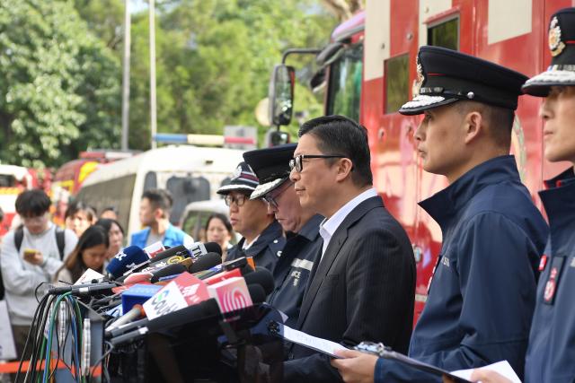 (251128) -- HONG KONG, Nov. 28, 2025 (Xinhua) -- A press conference is held in Hong Kong, south China, on Nov. 28, 2025. Firefighting, rescue and search operations were completed at 10:18 a.m. on Friday, the Hong Kong Special Administrative Region (HKSAR) government told a press conference on Friday. (Xinhua/Chen Duo)