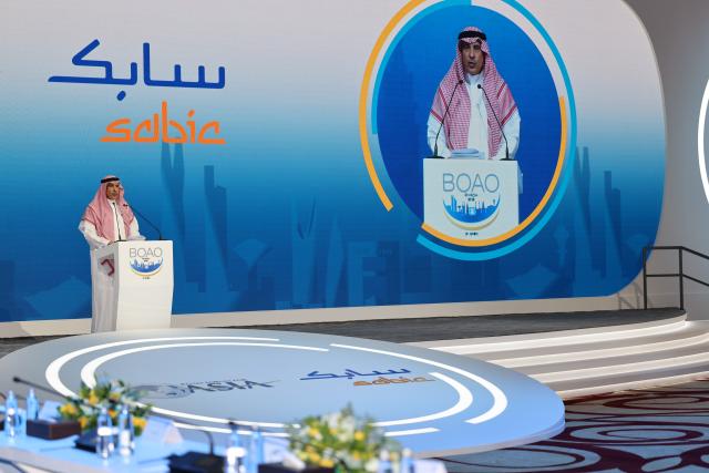 (251129) -- RIYADH, Nov. 29, 2025 (Xinhua) -- Abdulrahman Al-Fageeh, CEO of Saudi Basic Industries Corporation (SABIC), delivers a speech during the opening ceremony of BFA Riyadh Conference 2025 in Riyadh, Saudi Arabia, Nov. 27, 2025. BFA Riyadh Conference 2025 was held on Thursday in Saudi Arabia, highlighting regional economic diversification and sustainable development.
   TO GO WITH "Roundup: BFA Riyadh conference focuses on economic diversification, sustainable development" (Xinhua/Wang Haizhou)