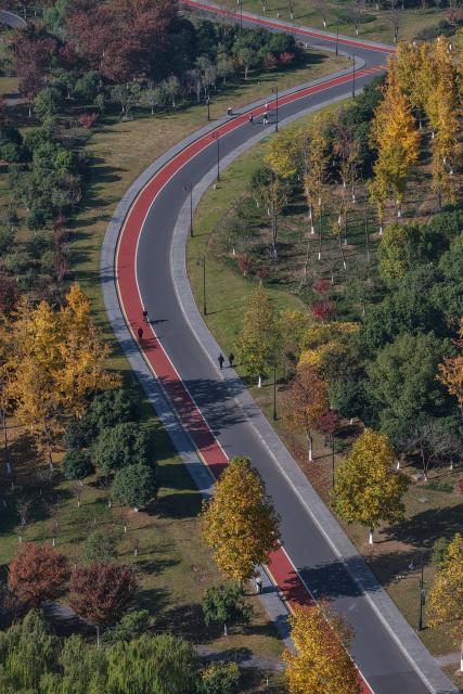(251130) -- SHAOXING, Nov. 30, 2025 (Xinhua) -- This aerial drone photo taken on Nov. 30, 2025 shows a view of Didang lake scenic area in Shaoxing, east China's Zhejiang Province. (Xinhua/Huang Zongzhi)