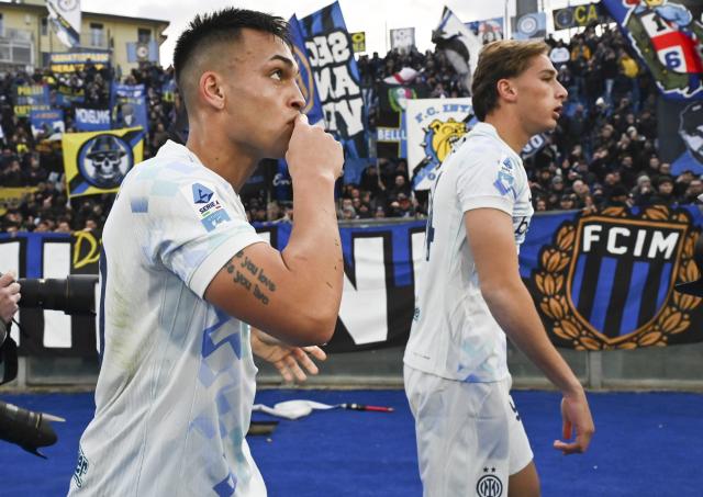 (251201) -- PISA, Dec. 1, 2025 (Xinhua) -- Inter Milan's Lautaro Martinez (L) celebrates his goal during a Serie A football match between Pisa and Inter Milan in Pisa, Italy, Nov. 30, 2025. (Xinhua)