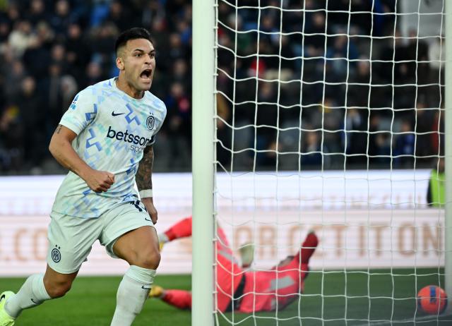 (251201) -- PISA, Dec. 1, 2025 (Xinhua) -- Inter Milan's Lautaro Martinez celebrates his goal during a Serie A football match between Pisa and Inter Milan in Pisa, Italy, Nov. 30, 2025. (Xinhua)