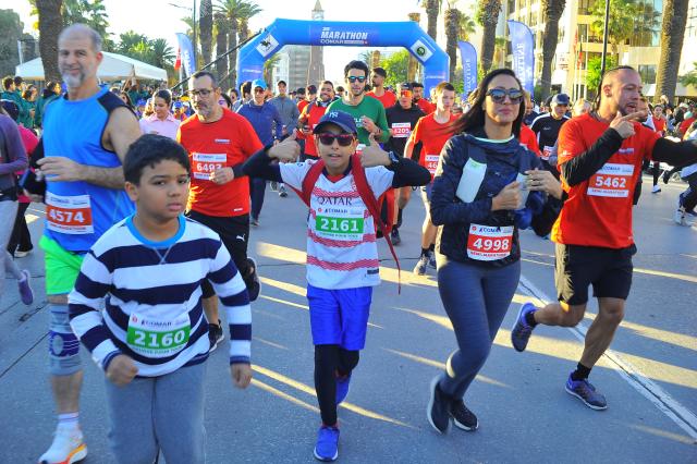 (251201) -- TUNIS, Dec. 1, 2025 (Xinhua) -- Runners start the race during the 38th Marathon of Tunis-Carthage in Tunis, Tunisa, Nov.30, 2025. Thousands of runners gathered in downtown of Tunis to participate in the race on Sunday. (Photo by Adel Ezzine/Xinhua)