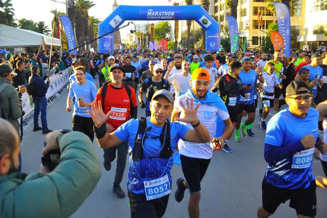 (251201) -- TUNIS, Dec. 1, 2025 (Xinhua) -- Runners start the race during the 38th Marathon of Tunis-Carthage in Tunis, Tunisa, Nov.30, 2025. Thousands of runners gathered in downtown of Tunis to participate in the race on Sunday. (Photo by Adel Ezzine/Xinhua)