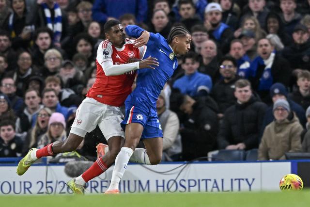 (251201) -- LONDON, Dec. 1, 2025 (Xinhua) -- Arsenal's Cristhian Mosquera (L) vies with Chelsea's Joao Pedro during the English Premier League match between Arsenal FC and Chelsea FC in London, Britain, on Nov. 30, 2025.
FOR EDITORIAL USE ONLY. NOT FOR SALE FOR MARKETING OR ADVERTISING CAMPAIGNS. NO USE WITH UNAUTHORIZED AUDIO, VIDEO, DATA, FIXTURE LISTS, CLUB/LEAGUE LOGOS OR "LIVE" SERVICES. ONLINE IN-MATCH USE LIMITED TO 45 IMAGES, NO VIDEO EMULATION. NO USE IN BETTING, GAMES OR SINGLE CLUB/LEAGUE/PLAYER PUBLICATIONS. (Xinhua)