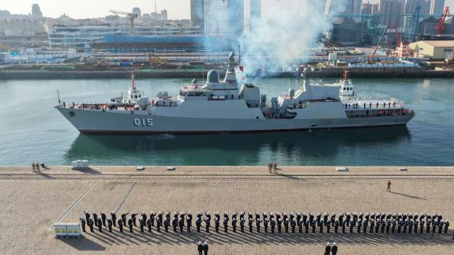 (251201) -- QINGDAO, Dec. 1, 2025 (Xinhua) -- Vietnamese frigate Tran Hung Dao arrives at a naval port in Qingdao, east China's Shandong Province, Dec. 1, 2025. The frigate arrived at a naval port in the city of Qingdao on Monday, marking the start of a four-day visit.
   During the visit, the Chinese and Vietnamese navies will hold ship tours, deck receptions, cultural exchanges and joint drills, among other activities.
   This visit aims to enhance mutual understanding between the two navies, and to deepen the friendship between the two countries.
   The frigate has a full load displacement of 2,100 tonnes and a maximum speed of 29 knots. It can carry one anti-submarine helicopter. (Photo by Li Fengxiang/Xinhua)