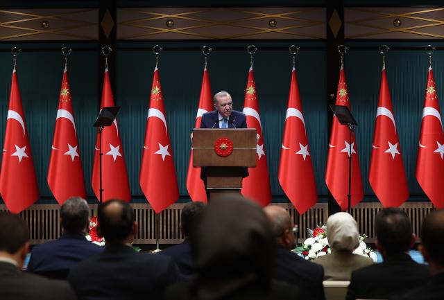 (251201) -- ANKARA, Dec. 1, 2025 (Xinhua) -- Turkish President Recep Tayyip Erdogan speaks during a press conference at the Presidential Complex in Ankara, Türkiye, Dec. 1, 2025. Ankara "cannot in any way" excuse the recent attacks on commercial tankers off Türkiye's Black Sea coast, and has issued warnings to all relevant parties, Erdogan said Monday. (Mustafa Kaya/Handout via Xinhua)