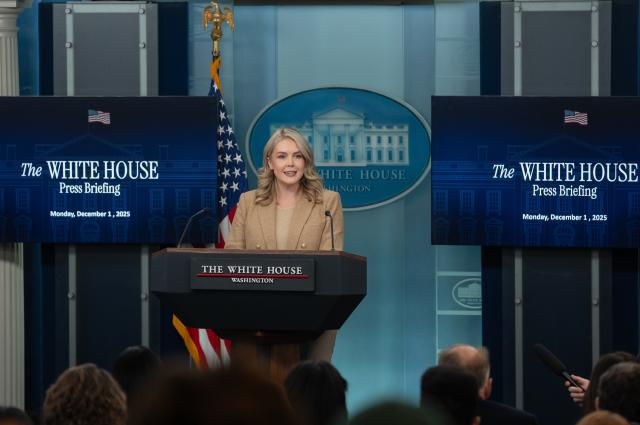 (251201) -- WASHINGTON, Dec. 1, 2025 (Xinhua) -- White House Press Secretary Karoline Leavitt speaks during a daily press briefing at the White House in Washington, D.C., the United States, Dec. 1, 2025. (Xinhua/Hu Yousong)