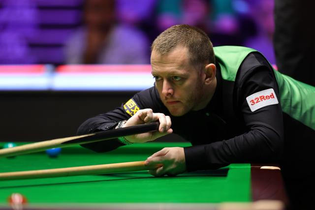 (251202) -- YORK, Dec. 2, 2025 (Xinhua) -- Mark Allen of Northern Ireland competes during the first round match against Scott Donaldson of Scotland at the 2025 UK Snooker Championship in York, Britain, Dec. 1, 2025. (Photo by Zhai Zheng/Xinhua)