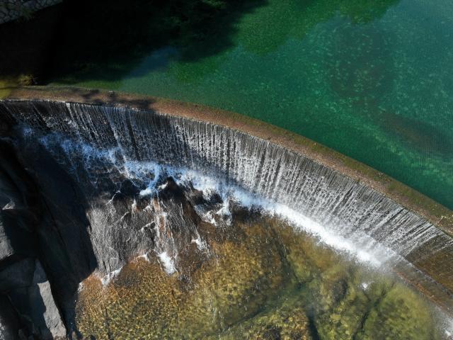 (251202) -- WUYISHAN, Dec. 2, 2025 (Xinhua) -- This aerial drone photo taken on Dec. 1, 2025 shows the scenery of the Jiuqu River at Wuyishan National Park in southeast China's Fujian Province. (Xinhua/Jiang Kehong)