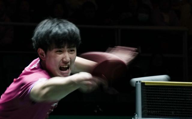 (251202) -- CHENGDU, Dec. 2, 2025 (Xinhua) -- Harimoto Tomokazu of Japan hits a return in the men's singles match against Tomislav Pucar of Croatia during the stage 1 group match between Japan and Croatia at the ITTF Mixed Team World Cup 2025 in Chengdu, southwest China's Sichuan Province, Dec. 2, 2025. (Xinhua/Wang Ying)