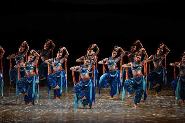 (251202) -- BEIJING, Dec. 2, 2025 (Xinhua) -- Artists of China National Opera House perform in the dance drama "Qiuci" in Beijing, capital of China, Dec. 2, 2025. (Xinhua/Xing Guangli)