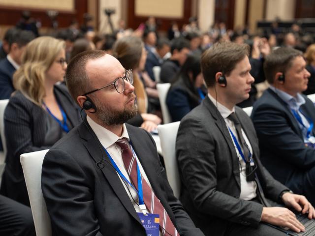 (251202) -- URUMQI, Dec. 2, 2025 (Xinhua) -- Guests attend the Tianshan Forum for Central Asia Economic Cooperation in Urumqi, northwest China's Xinjiang Uygur Autonomous Region, Dec. 2, 2025. The Tianshan Forum for Central Asia Economic Cooperation opened on Tuesday in Urumqi, northwest China's Xinjiang Uygur Autonomous Region, drawing over 300 government officials and representatives from financial institutions, think tanks and the private sector to discuss promoting trade and investment across the region.
   The two-day forum, themed "Unlocking Connectivity and Investment in Central Asia," brought together Central Asia Regional Economic Cooperation (CAREC) member countries. Discussions focused on trade, transport, energy and digital connectivity in the region. (Xinhua/Zhou Shengbin)