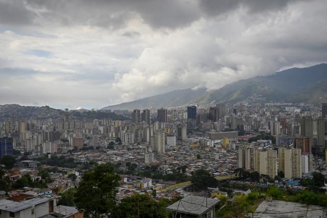 (251202) -- CARACAS, Dec. 2, 2025 (Xinhua) -- This photo taken on Dec. 2, 2025 shows a city view of Caracas, Venezuela. (Xinhua/Li Muzi)