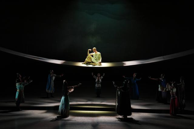 (251203) -- BEIJING, Dec. 3, 2025 (Xinhua) -- Artists of China National Opera House perform in the dance drama "Qiuci" in Beijing, capital of China, Dec. 2, 2025. (Xinhua/Xing Guangli)