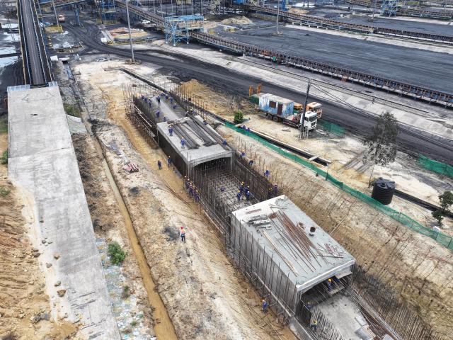 (251203) -- Maputo, Dec. 3, 2025 (Xinhua) -- An aerial drone photo shows the construction site of a new rotary car dumper at the coal terminal of the old Nacala Port in Nacala City, Mozambique, Nov. 22, 2025. TO GO WITH "Feature: Chinese company drives upgrade of Mozambique's Nacala corridor" (Xinhua/Liu Jie)