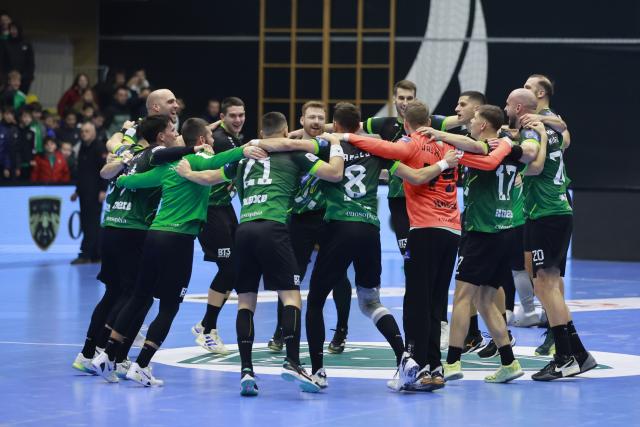 (251203) -- NASICE, Dec. 3 (Xinhua) -- Players of RK Nexe celebrate after beating Abanca Ademar Leon during the EHF European League 2025/2026 Group H match between RK Nexe and Abanca Ademar Leon in Nasice, Croatia, Dec. 2, 2025. (Photo by Davor Javorovic/PIXSELL via Xinhua)