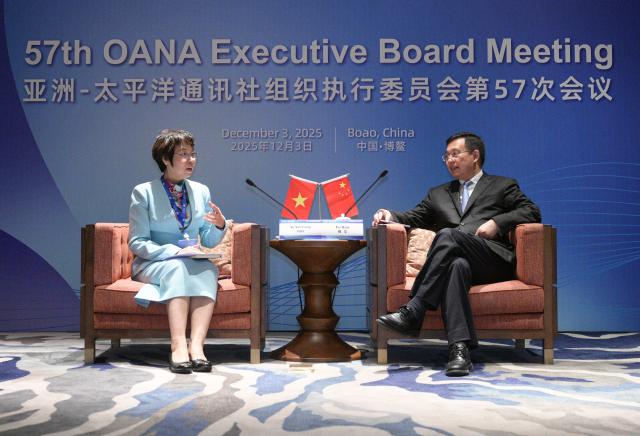 (251203) -- BOAO, Dec. 3, 2025 (Xinhua) -- Fu Hua, president of Xinhua News Agency, meets with General Director Vu Viet Trang of Vietnam News Agency (VNA), in Boao, south China's Hainan Province, Dec. 3, 2025. President of Xinhua News Agency Fu Hua on Wednesday met separately with heads of media organizations from multiple countries who came to China for the 57th Executive Board Meeting of the Organization of Asia-Pacific News Agencies (OANA).
   The media executives included Andrey Kondrashov, director general of Russia's TASS news agency, Nur-ul Afida Binti Kamaludin, CEO of Malaysian National News Agency, and General Director Vu Viet Trang of Vietnam News Agency (VNA). (Xinhua/Pu Xiaoxu)