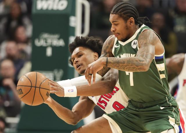 (251204) -- MILWAUKEE, Dec. 4, 2025 (Xinhua) -- Kevin Porter Jr. (R) of Milwaukee Bucks vies with Ausar Thompson of Detroit Pistons during the 2025-2026 NBA regular season game between Milwaukee Bucks and Detroit Pistons in Milwaukee, the United States, on Dec. 3, 2025. (Photo by Joel Lerner/Xinhua)