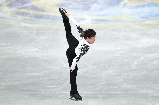 (251204) -- NAGOYA, Dec. 4, 2025 (Xinhua) -- Kagiyama Yuma of Japan competes during the men's short program at ISU Grand Prix of Figure Skating Final 2025 in Nagoya, Japan, Dec. 4, 2025. (Xinhua/Yue Chenxing)