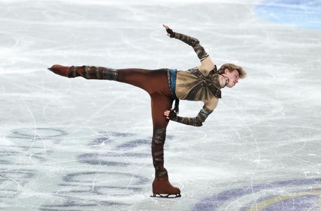 (251204) -- NAGOYA, Dec. 4, 2025 (Xinhua) -- Ilia Malinin of the United States competes during the men's short program at ISU Grand Prix of Figure Skating Final 2025 in Nagoya, Japan, Dec. 4, 2025. (Xinhua/Yue Chenxing)