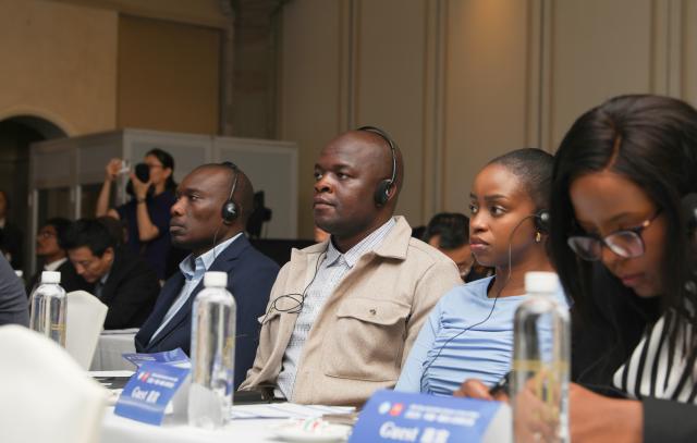 (251204) -- PRETORIA, Dec. 4, 2025 (Xinhua) -- Attendees are pictured at the 2025 China-South Africa Seminar on Human Rights in Pretoria, South Africa, Dec. 4, 2025. The seminar was held on Thursday in Pretoria, South Africa's administrative capital.
   Under the theme "Multilateralism and the Realization of the Right to Development," the event gathered around 50 representatives from both countries to discuss topics, including four major global initiatives proposed by China and global human rights governance, and China-South Africa practical cooperation and the advancement of the right to development. (Xinhua/Chen Wei)