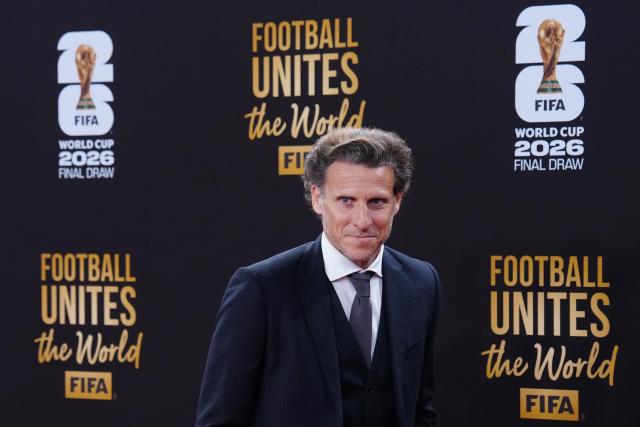 (251205) -- WASHINGTON, D.C., Dec. 5, 2025 (Xinhua) -- Uruguay's former football player Diego Forlan arrives for the welcome reception ahead of the final draw for the 2026 FIFA World Cup at John F. Kennedy Center for the Performing Arts in Washington, D.C., the United States, on Dec. 4, 2025. (Xinhua/Jia Haocheng)