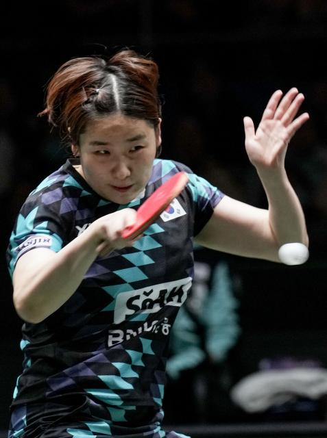 (251205) -- BEIJING, Dec. 5, 2025 (Xinhua) -- Lee Eunhye of South Korea competes in the women's singles match against Harimoto Miwa of Japan during the stage 2 group match between South Korea and Japan at the ITTF Mixed Team World Cup 2025 in Chengdu, southwest China's Sichuan Province, Dec. 5, 2025. (Xinhua/Wang Ying)