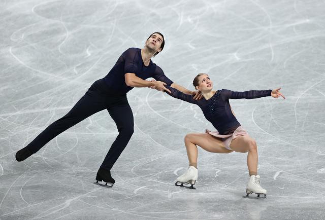 (251205) -- NAGOYA, Dec. 5, 2025 (Xinhua) -- Minerva Fabienne Hase (R)/Nikita Volodin of Germany compete during the pair skating free skating at ISU Grand Prix of Figure Skating Final 2025 in Nagoya, Japan, Dec. 5, 2025. (Xinhua/Yue Chenxing)