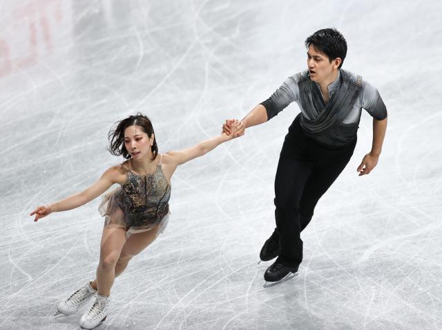 (251205) -- NAGOYA, Dec. 5, 2025 (Xinhua) -- Miura Riku (L)/Kihara Ryuichi of Japan compete during the pair skating free skating at ISU Grand Prix of Figure Skating Final 2025 in Nagoya, Japan, Dec. 5, 2025. (Xinhua/Yue Chenxing)