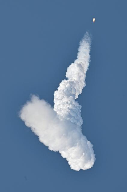 (251206) -- WENCHANG, Dec. 6, 2025 (Xinhua) -- A Long March-8A carrier rocket carrying the 14th group of low-orbit internet satellites blasts off from the Hainan commercial spacecraft launch site in south China's Hainan Province, Dec. 6, 2025. The rocket lifted off at 3:53 p.m. on Saturday. It successfully placed the payloads into preset orbit. (Xinhua/Guo Cheng)