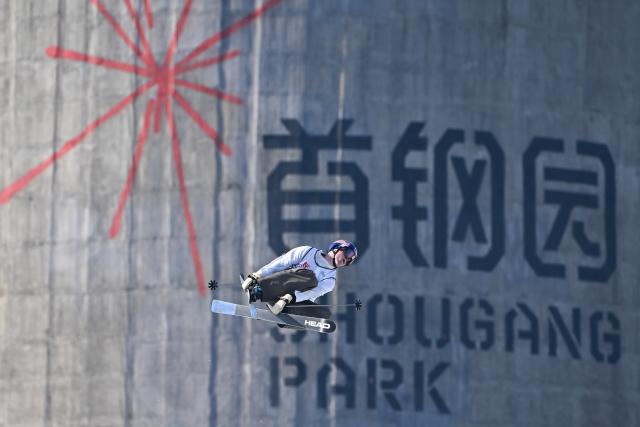 (251206) -- BEIJING, Dec. 6, 2025 (Xinhua) -- Ulrik Samnoey of Norway competes during the men's big air final at the FIS Freeski World Cup in Beijing, China, Dec. 6, 2025. (Xinhua/Ju Huanzong)