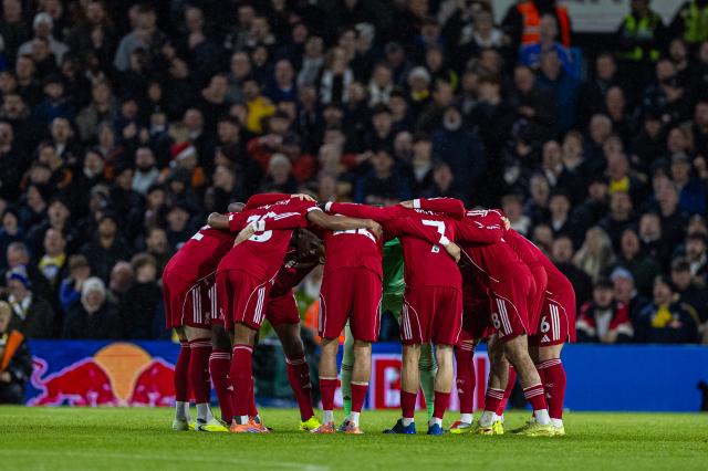 (251207) --  LEEDS, Dec. 7, 2025 (Xinhua) -- Liverpool's players form a pre-match huddle before the English Premier League match between Leeds United and Liverpool in Leeds, Britain, on Dec. 6, 2025. (Xinhua)
FOR EDITORIAL USE ONLY. NOT FOR SALE FOR MARKETING OR ADVERTISING CAMPAIGNS. NO USE WITH UNAUTHORIZED AUDIO, VIDEO, DATA, FIXTURE LISTS, CLUB/LEAGUE LOGOS OR "LIVE" SERVICES. ONLINE IN-MATCH USE LIMITED TO 45 IMAGES, NO VIDEO EMULATION. NO USE IN BETTING, GAMES OR SINGLE CLUB/LEAGUE/PLAYER PUBLICATIONS.