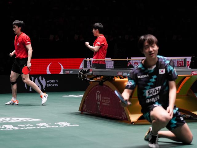(251207) -- CHENGDU, Dec. 7, 2025 (Xinhua) -- Sun Yingsha/Wang Chuqin(L) of China celebrate winning the mixed doubles match against Choi Hyojoo/Oh Junsung of South Korea during the semifinal match between China and South Korea at the ITTF Mixed Team World Cup 2025 in Chengdu, southwest China's Sichuan Province, Dec. 7, 2025. (Xinhua/Wang Xi)