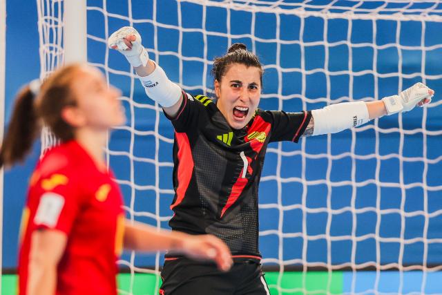 (251207) -- PASIG CITY, Dec. 7, 2025 (Xinhua) -- Goalkeeper Trinidad D Andrea of Argentina reacts during the 3rd place match between Spain and Argentina at the FIFA Futsal Women's World Cup 2025 in Pasig City, the Philippines, Dec. 7, 2025. (Xinhua/Rouelle Umali)