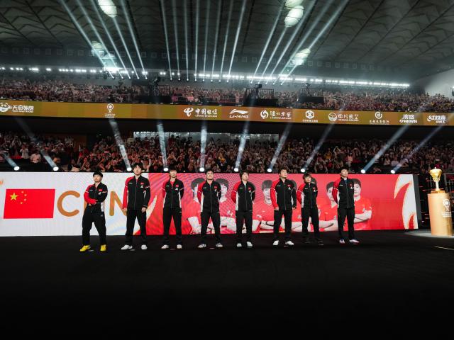 (251207) -- CHENGDU, Dec. 7, 2025 (Xinhua) -- Team members of China are seen before the final match between China and Japan at the ITTF Mixed Team World Cup 2025 in Chengdu, southwest China's Sichuan Province, Dec. 7, 2025. (Xinhua/Wang Xi)
